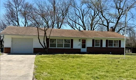 3 bed rental in New Florence, photo 1 of 1